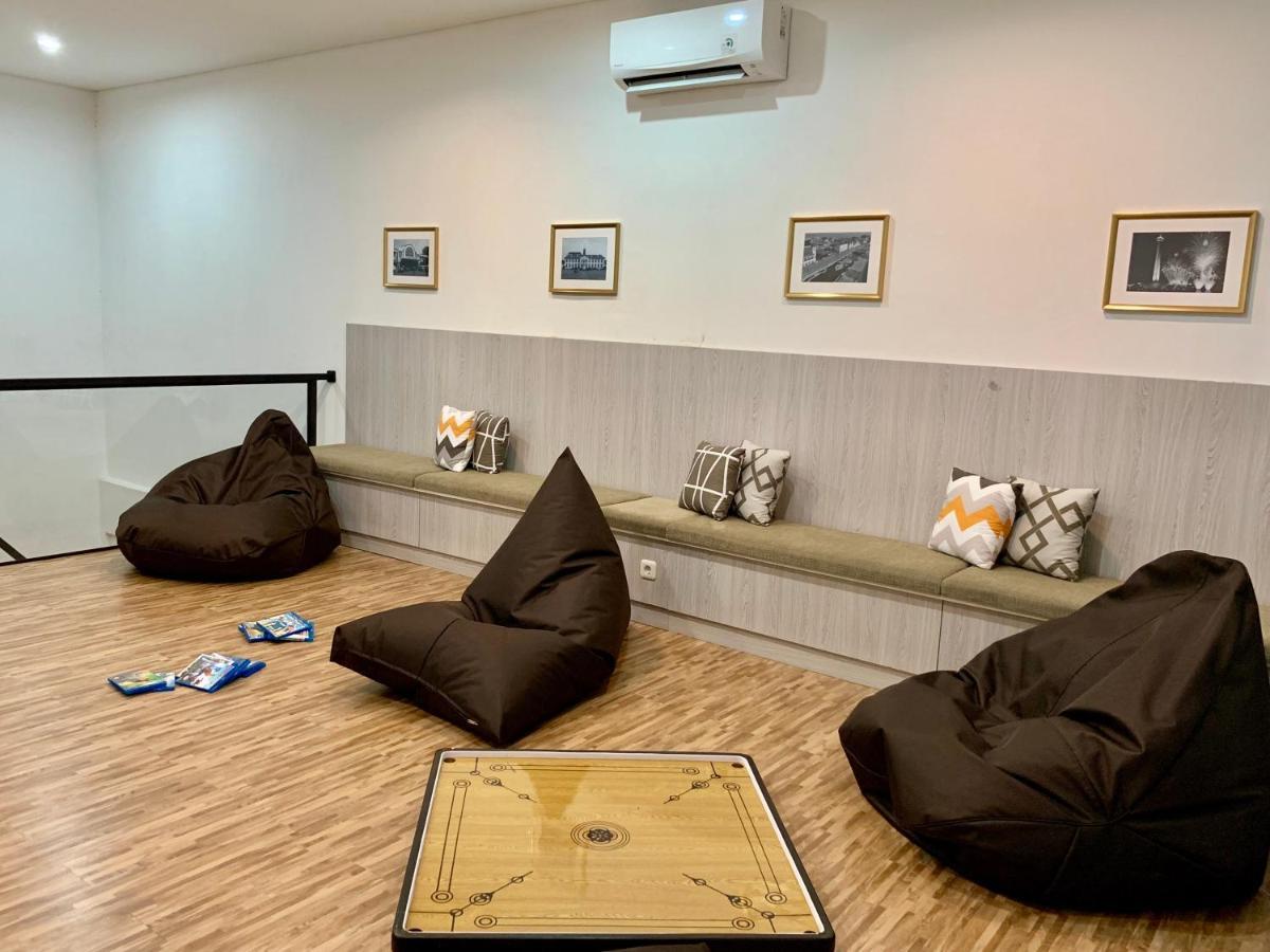 Stay Inn Hostel Джакарта Экстерьер фото
