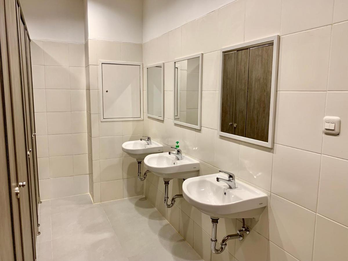 Stay Inn Hostel Джакарта Экстерьер фото